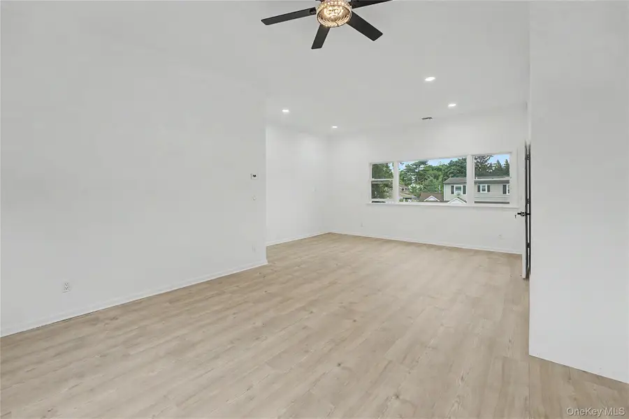 6 Regal Lane, Levittown, NY 11756 - #3