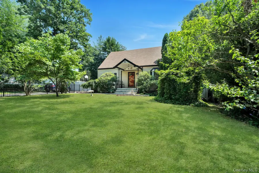 38 E Lyons Street, Melville, NY 11747 - #3