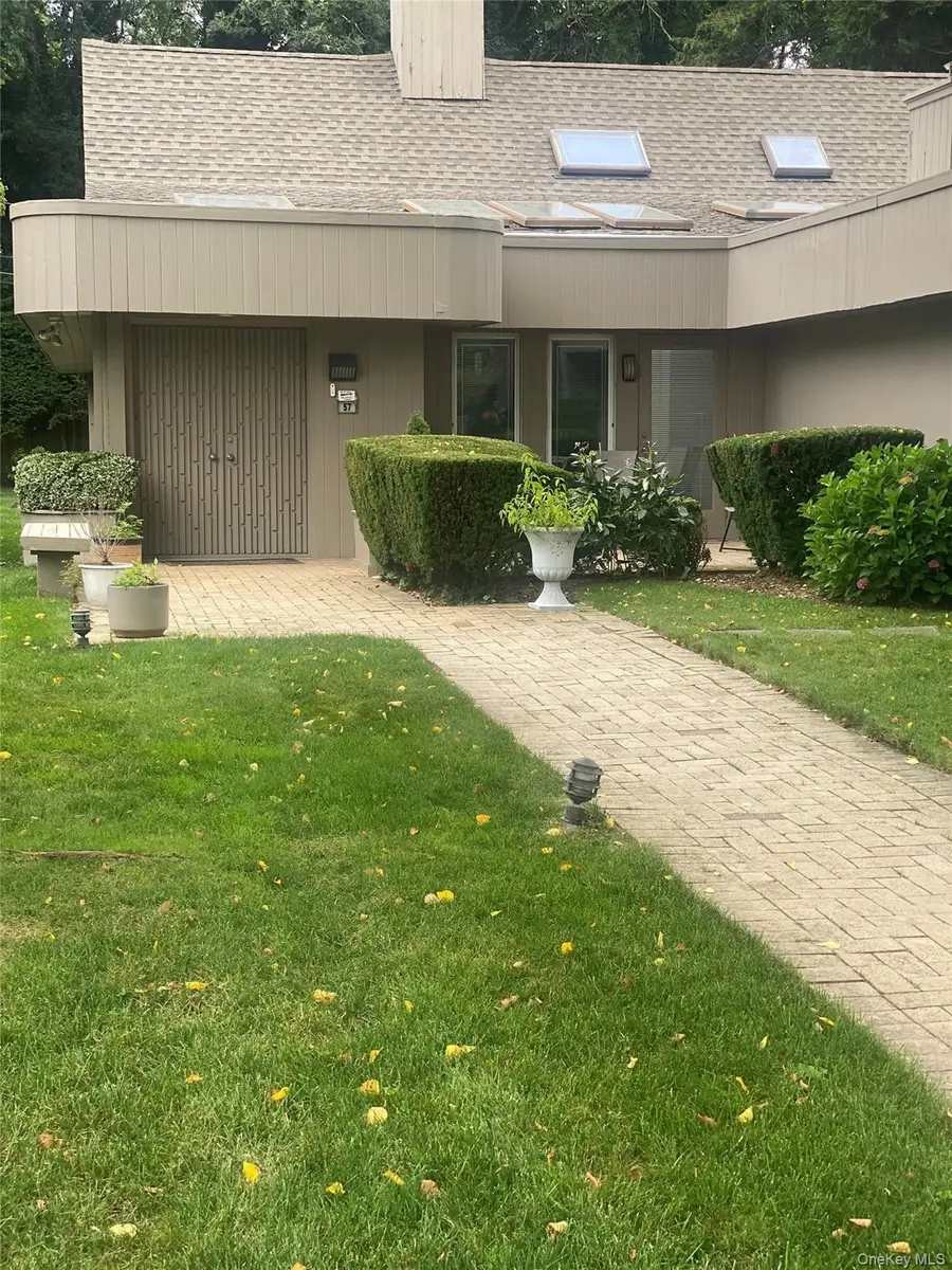 57 Parkway Drive, Roslyn Heights, NY 11577 - #3