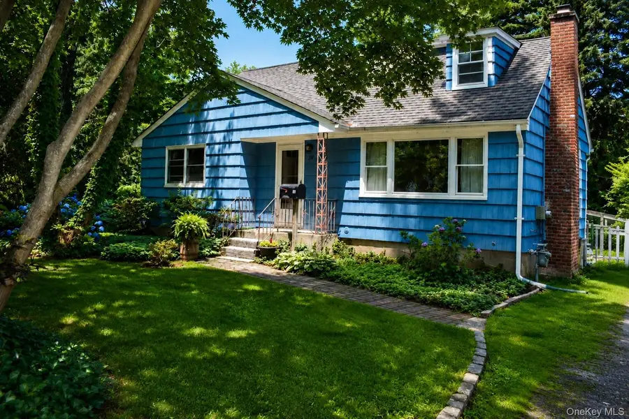 38 Maple Avenue, Locust Valley, NY 11560 - #2