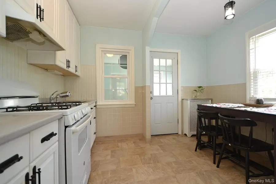 418 Asharoken Boulevard, Bay Shore, NY 11706 - #3