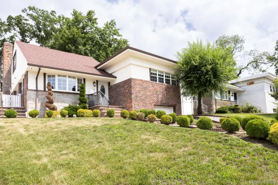 198-31 Pompeii Avenue, Hollis, NY 11423 - #2