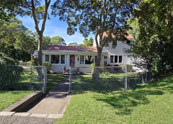 3 Broadway, Ronkonkoma, NY 11779