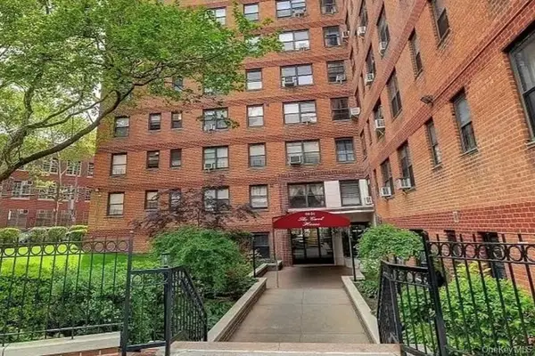 64-34 102nd Street #9Z, Rego Park, NY 11374