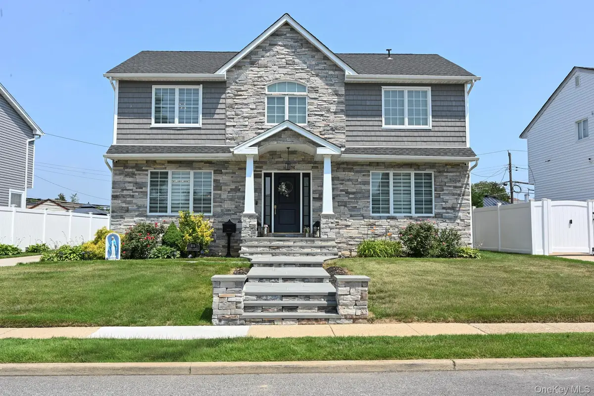 816 Gehrig Avenue, Franklin Square, NY 11010 - #1