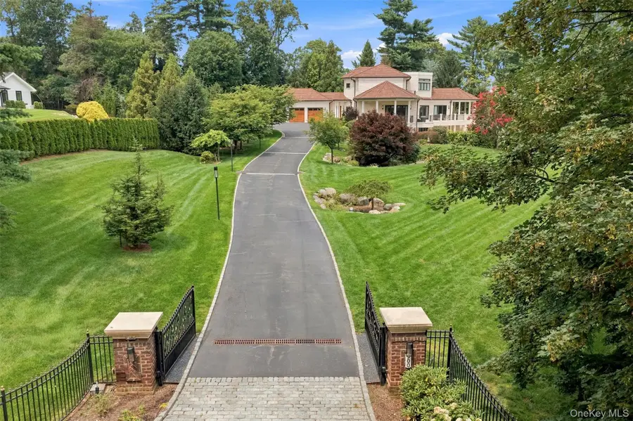 900 W Shore Road, Mill Neck, NY 11771 - #2