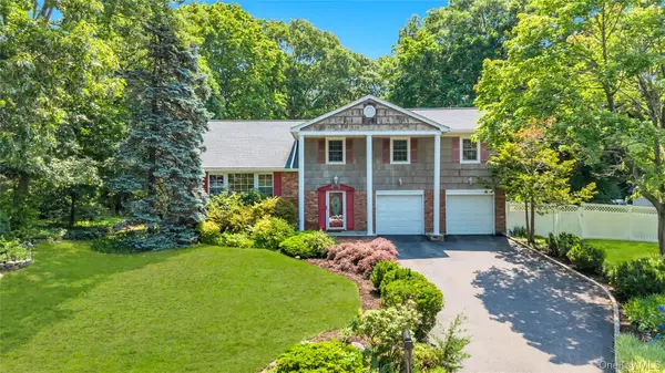 3 Spruce Circle, Farmingville, NY 11738