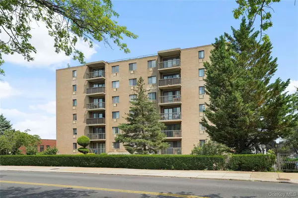 71-49 Metropolitan Avenue, Middle Village, NY 11379
