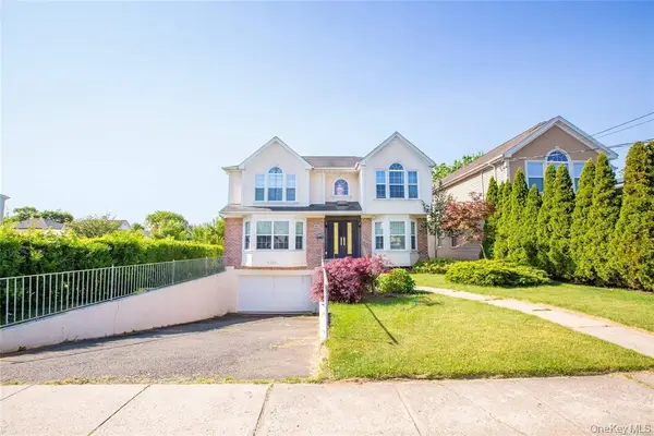 66 Maple Street #A, Roslyn Heights, NY 11577