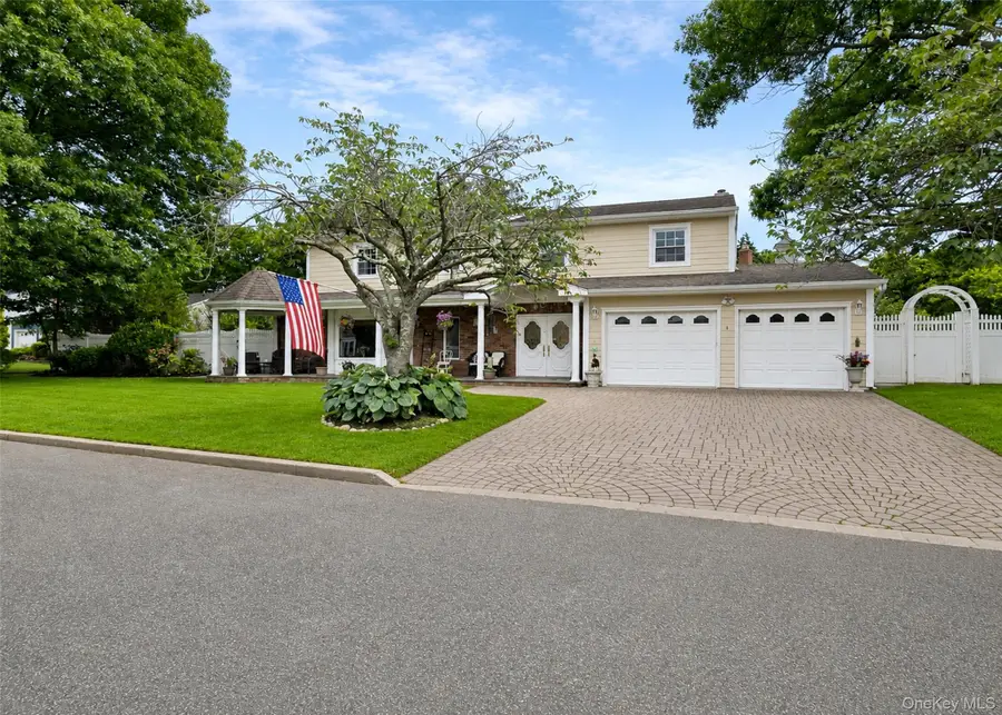 4 Royal Oak Court, Holbrook, NY 11741 - #2