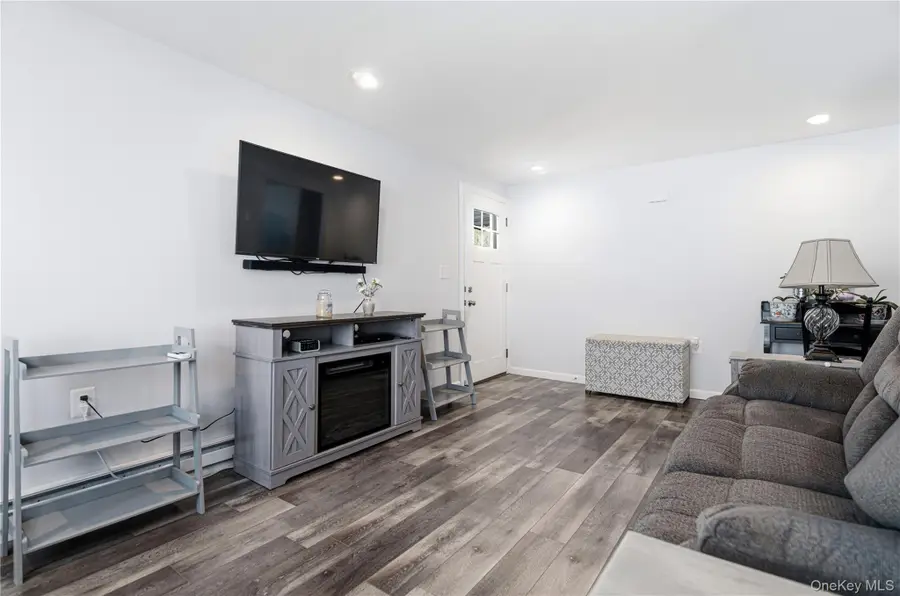 35 Village Circle S, Manorville, NY 11949 - #3