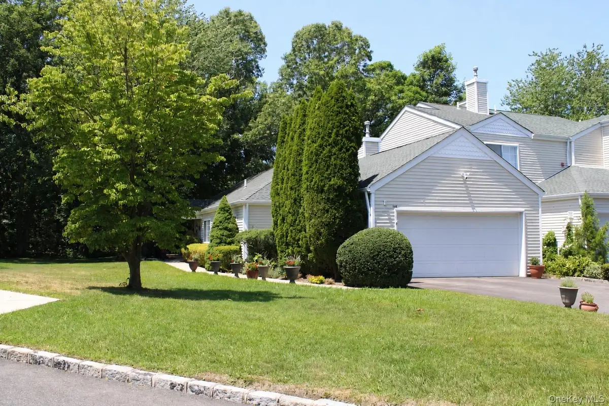 146 Farm House Court, Manorville, NY 11949 - #1