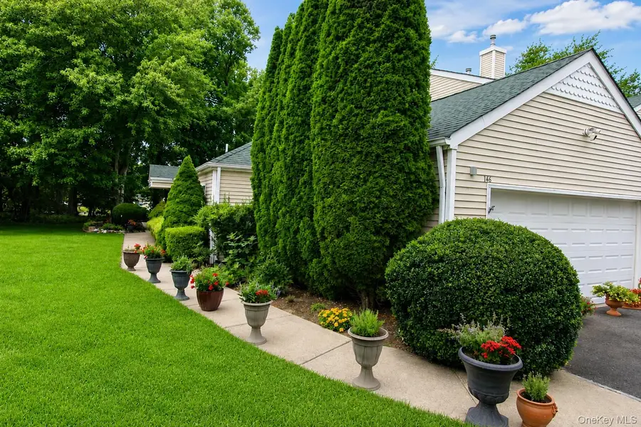 146 Farm House Court, Manorville, NY 11949 - #2