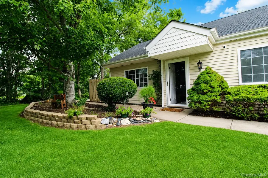 146 Farm House Court, Manorville, NY 11949 - #3