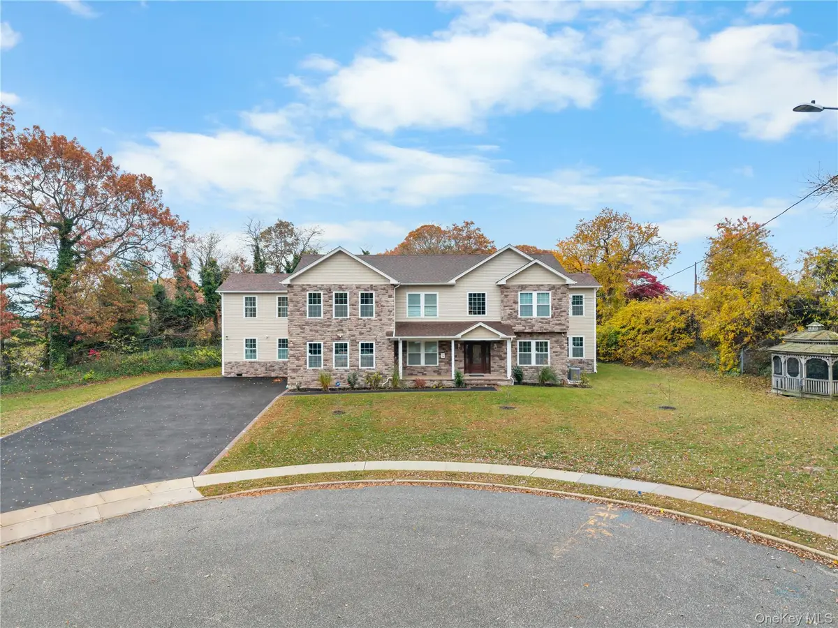 4 Coventry Court, Wheatley Heights, NY 11798 - #1