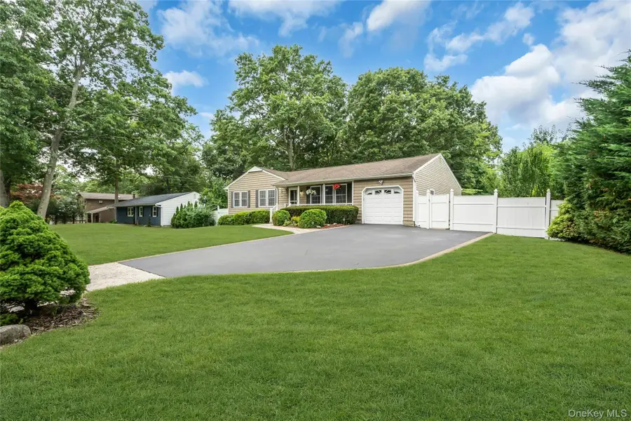 84 Juniper Avenue, Ronkonkoma, NY 11779 - #3