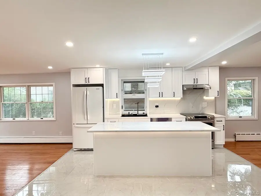 20 Baylis Place, Syosset, NY 11791 - #3