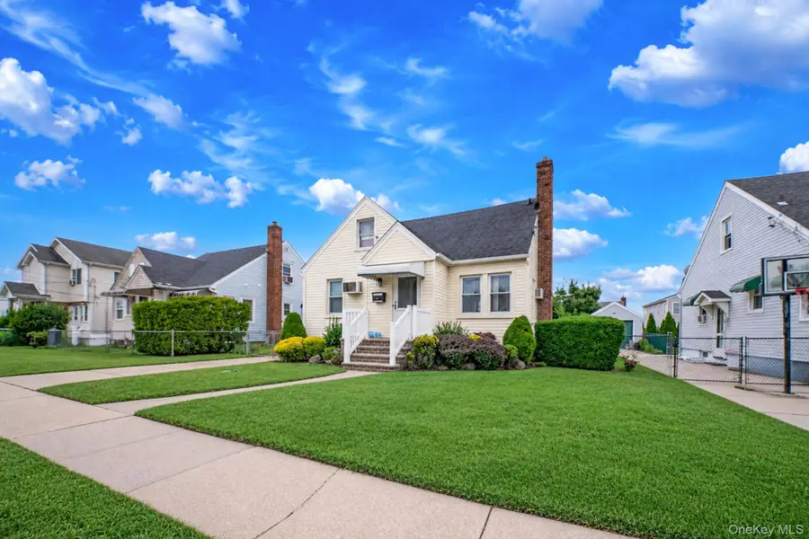 1111 Esther Street, Franklin Square, NY 11010 - #2