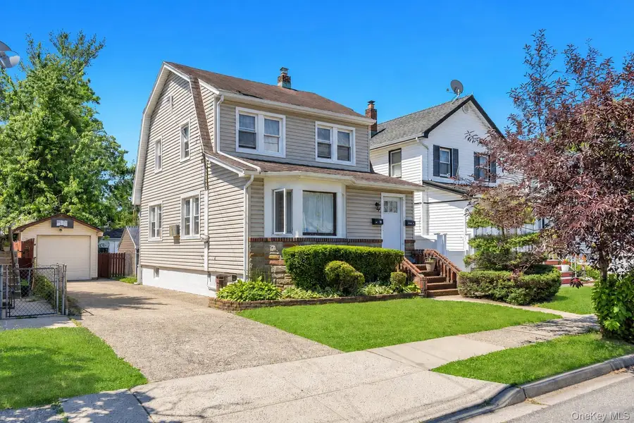 352 W Valley Stream Boulevard, Valley Stream, NY 11580 - #3