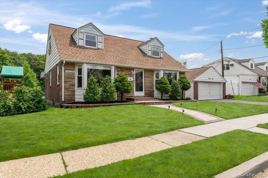 72 Pembrook Drive, Mineola, NY 11501 - #2