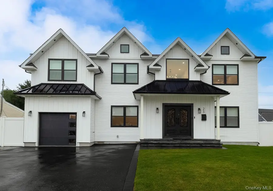 23 Faith Lane, Westbury, NY 11590 - #2