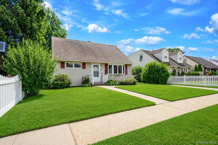 112 Franklin Place, Massapequa, NY 11758 - #2