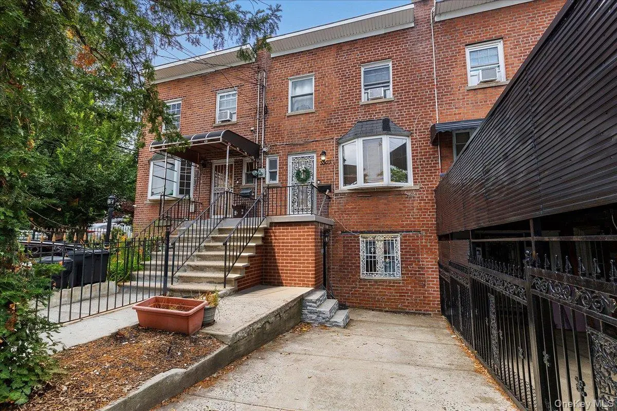 3303 Eastchester Road, Bronx, NY 10469 - #1