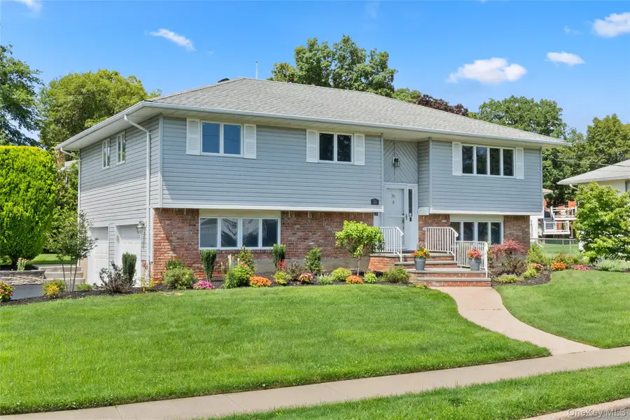 36 Fairway Drive, Old Bethpage, NY 11804 - #2
