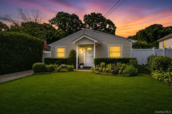 48 Oakmont Avenue, Selden, NY 11784