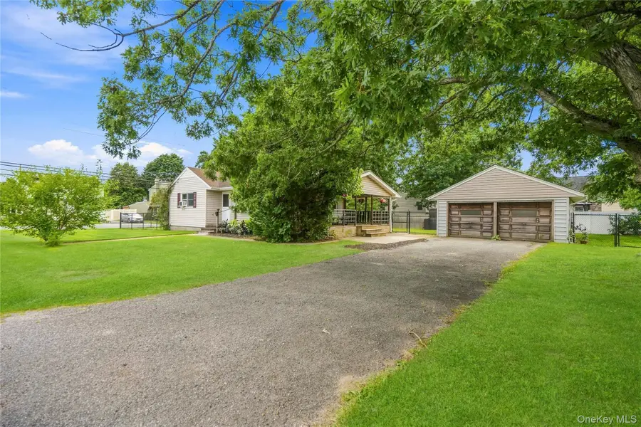 2 Seminole Drive, Bay Shore, NY 11706 - #2