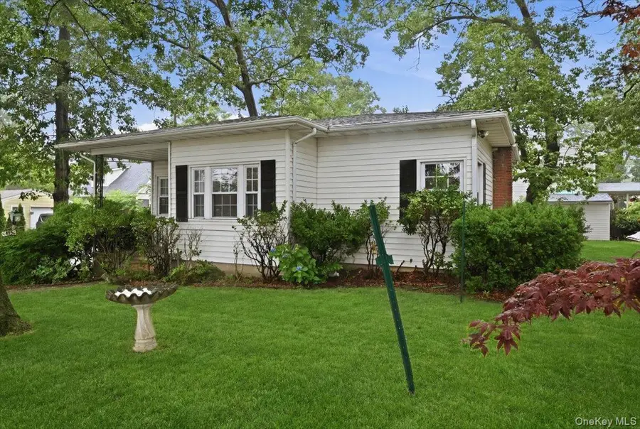 89 W 4th Street, Ronkonkoma, NY 11779 - #2