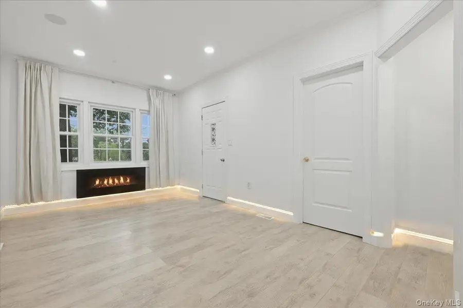 89 W 4th Street, Ronkonkoma, NY 11779 - #3