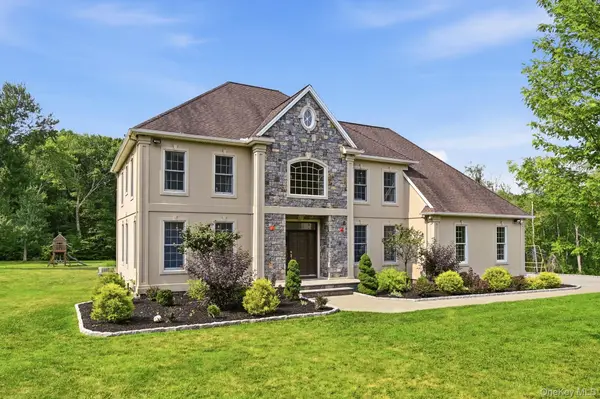 17 Meadow Crest Drive, Mahopac, NY 10541