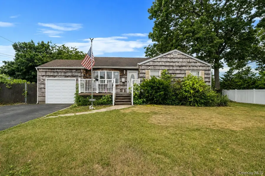 1231 10th Street, West Babylon, NY 11704 - #2