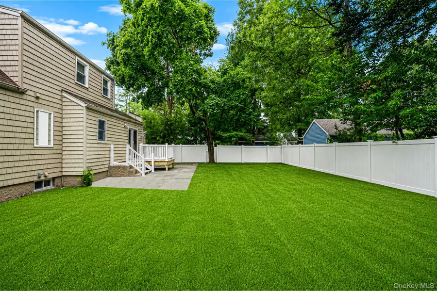 453 Dartmouth Street, Westbury, NY 11590 - #3