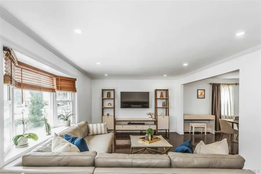 625 S 10th Street, New Hyde Park, NY 11040 - #2