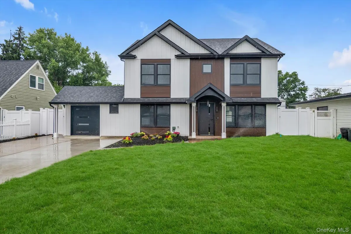26 Gleaner Lane, Levittown, NY 11756 - #1