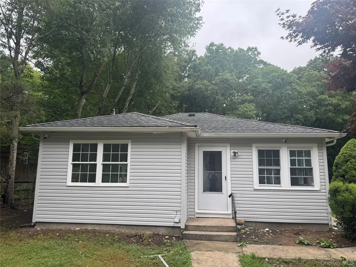 7 Candido Avenue S, Shirley, NY 11967 - #1