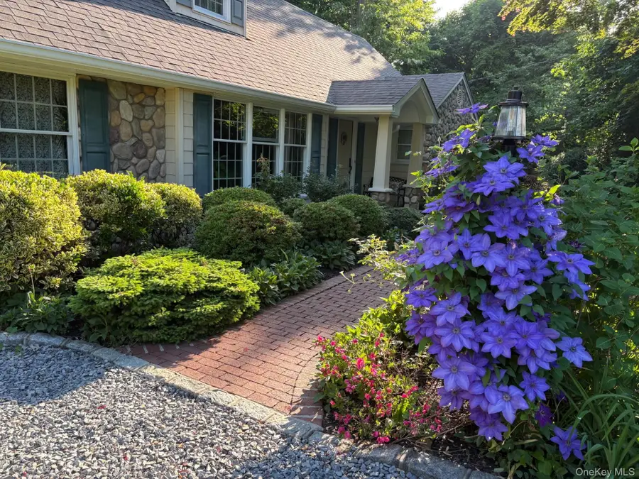 73 Cove Road, Huntington, NY 11743 - #3