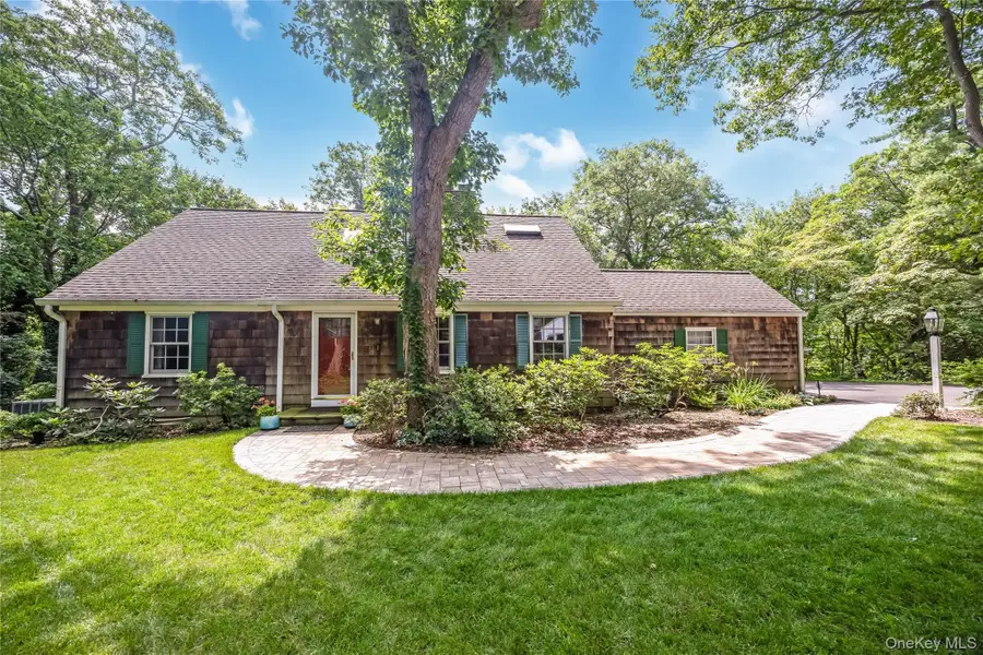 8 Arosa Court, Greenlawn, NY 11740 - #2