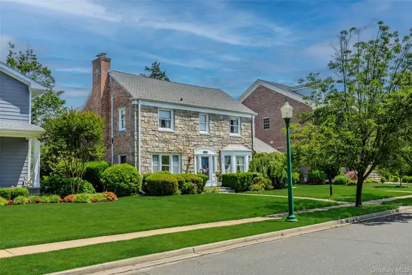 75 Bulson Road, Rockville Centre, NY 11570