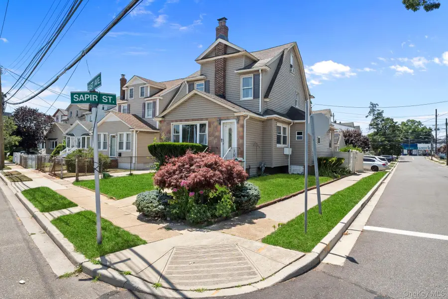 40 East Avenue, Valley Stream, NY 11580 - #2