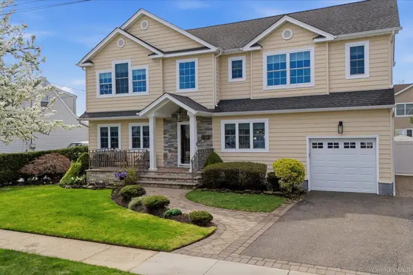 192 N Chestnut Street, Massapequa, NY 11758