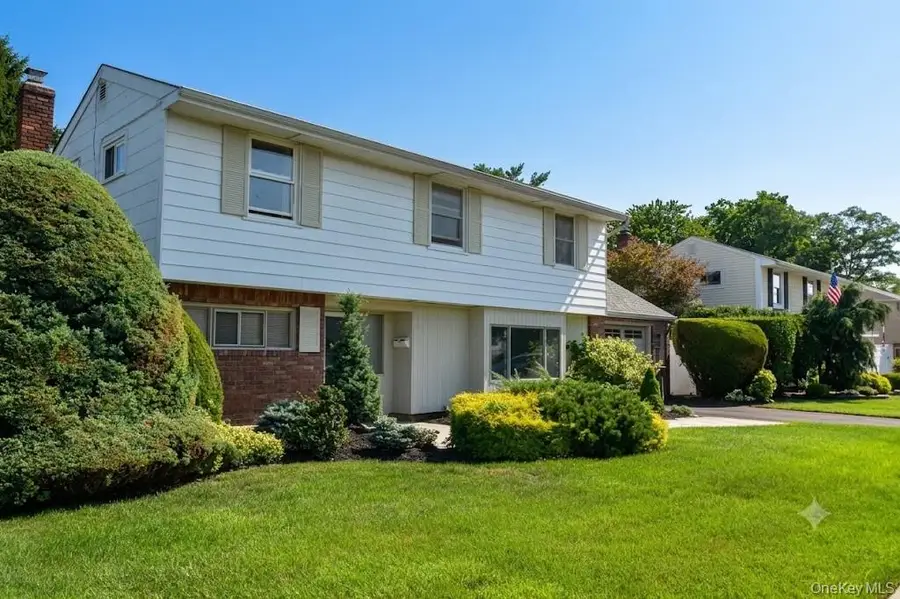 333 N Albany Avenue, Massapequa, NY 11758 - #3