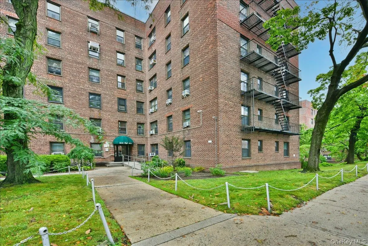 52-54 65th Place #1P, Maspeth, NY 11378 - #1