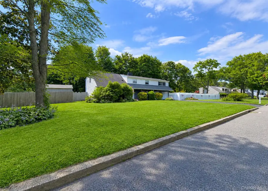 30 Hackberry Lane, Holbrook, NY 11741 - #2