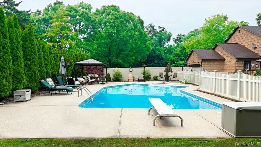4 John Vincent Court, Centereach, NY 11720 - #2