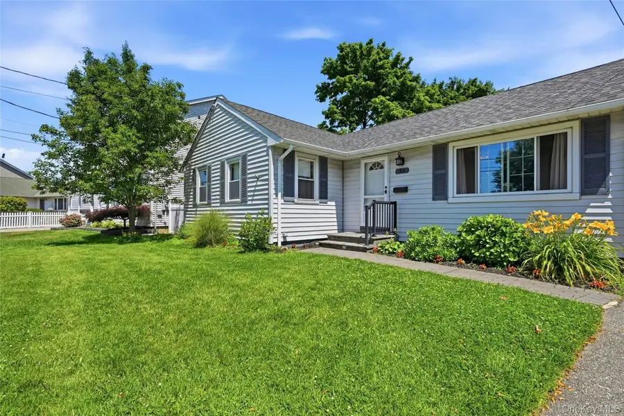 49 Bacon Lane, Babylon, NY 11702 - #3