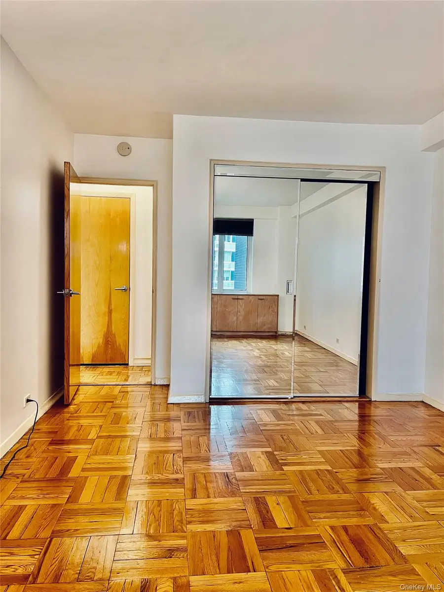 411 E 53rd Street #8L, Manhattan, NY 10022 - #3