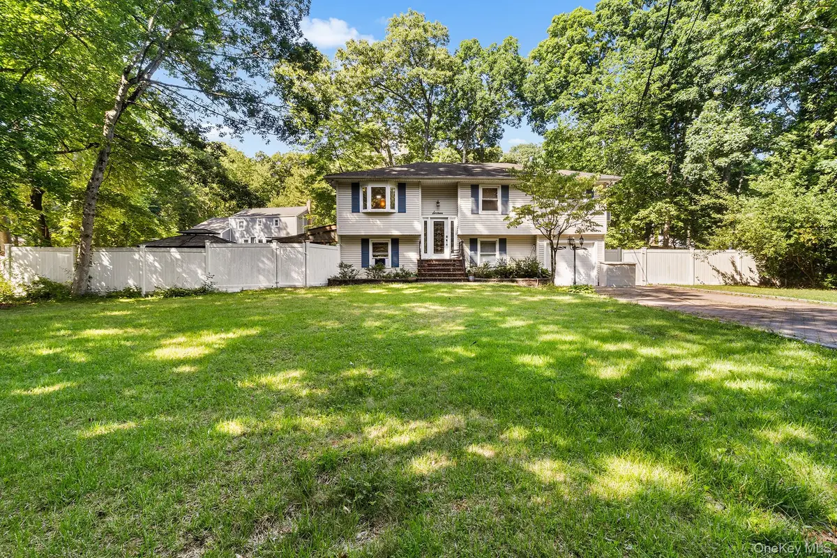 16 Obermueller Drive, Melville, NY 11747 - #1